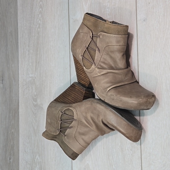 OTBT Women Rhine Lander Ankle Leather Boots heels shoes sz 7M - Picture 10 of 13